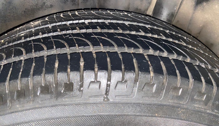 2017 Maruti S Cross ALPHA 1.3, Diesel, Manual, 56,708 km, Left Rear Tyre Tread