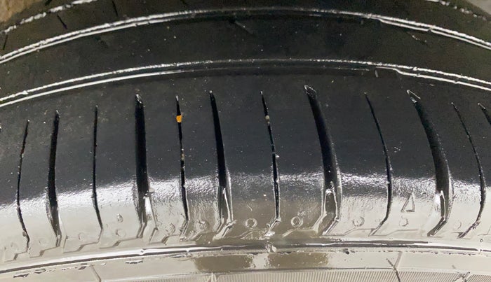 2020 Renault TRIBER RXZ AMT, Petrol, Automatic, 76,244 km, Left Rear Tyre Tread