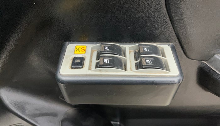 2020 Maruti Swift LXI, Petrol, Manual, 77,176 km, Driver Side Door Panels Control