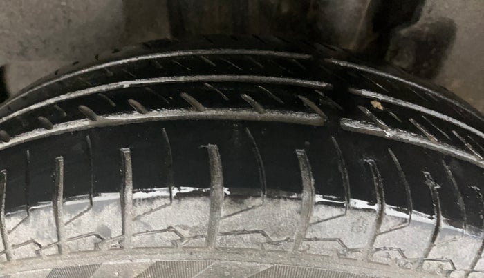 2020 Maruti Swift LXI, Petrol, Manual, 77,176 km, Left Rear Tyre Tread