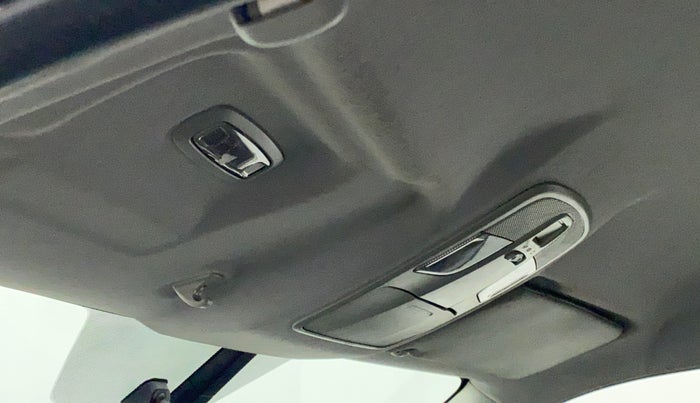 2016 Maruti Vitara Brezza ZDI PLUS DUAL TONE, Diesel, Manual, 91,184 km, Ceiling - Sun visor missing