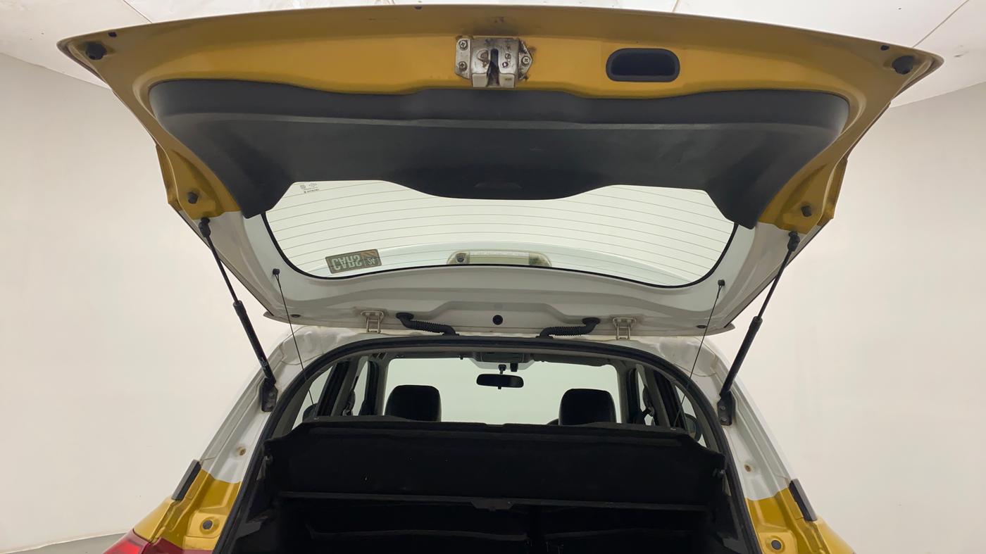 2016 Maruti Vitara Brezza ZDI PLUS DUAL TONE, Diesel, Manual, 91,184 km, Boot Door Open