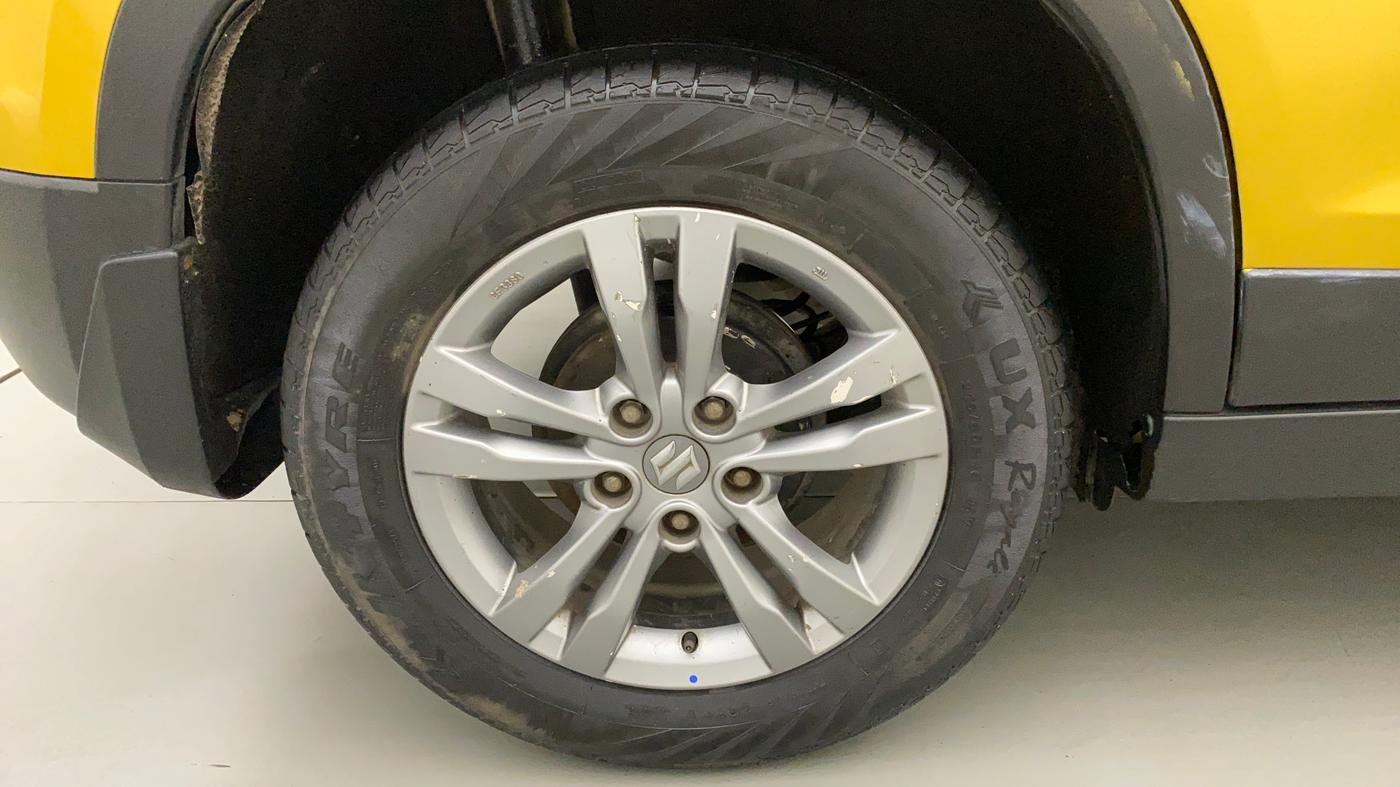 2016 Maruti Vitara Brezza ZDI PLUS DUAL TONE, Diesel, Manual, 91,184 km, Right Rear Wheel