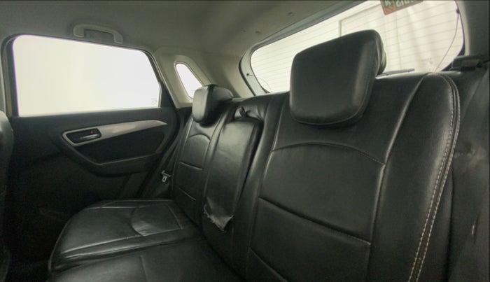 2016 Maruti Vitara Brezza ZDI PLUS DUAL TONE, Diesel, Manual, 91,184 km, Right Side Rear Door Cabin