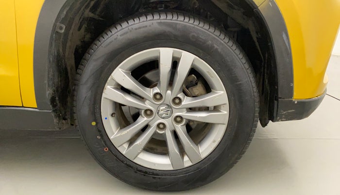 2016 Maruti Vitara Brezza ZDI PLUS DUAL TONE, Diesel, Manual, 91,184 km, Right Front Wheel