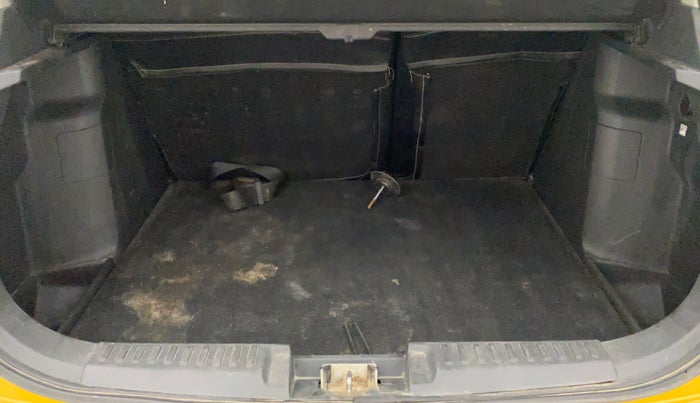 2016 Maruti Vitara Brezza ZDI PLUS DUAL TONE, Diesel, Manual, 91,184 km, Boot Inside
