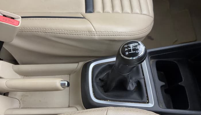 2022 Maruti Dzire VXI CNG, CNG, Manual, 66,663 km, Gear Lever