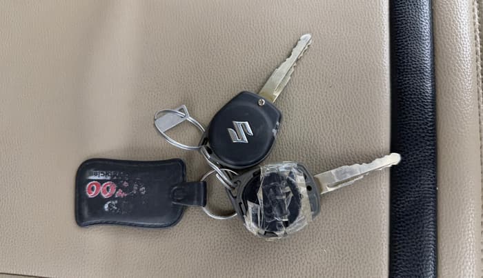 2022 Maruti Dzire VXI CNG, CNG, Manual, 66,663 km, Key Close Up