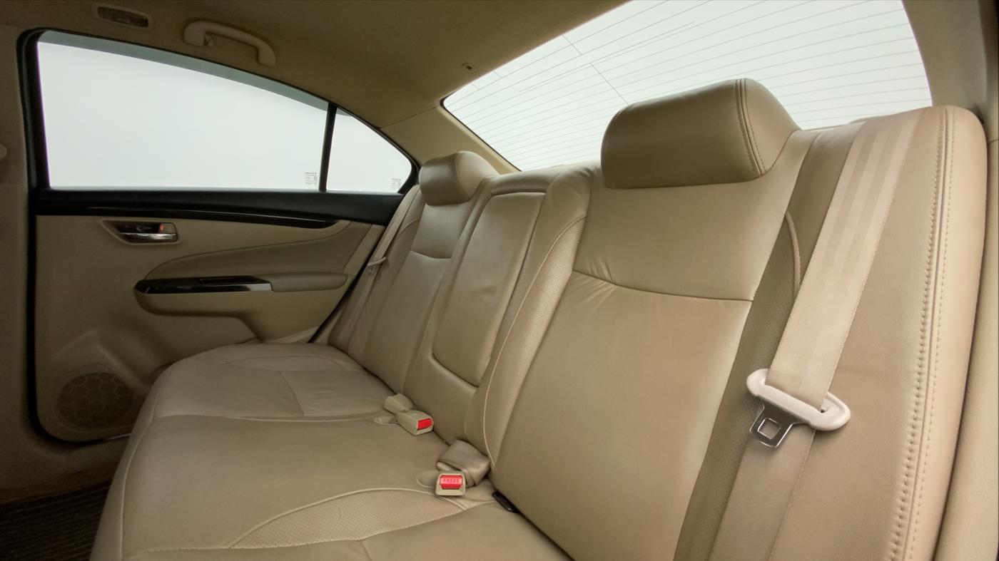 2017 Maruti Ciaz ALPHA 1.4 VVT, Petrol, Manual, 52,830 km, Right Side Rear Door Cabin