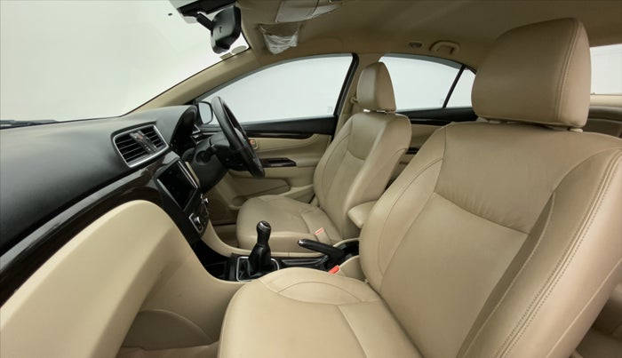 2017 Maruti Ciaz ALPHA 1.4 VVT, Petrol, Manual, 52,830 km, Right Side Front Door Cabin