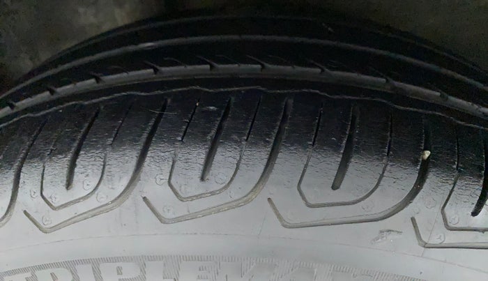 2012 Honda City 1.5L I-VTEC V MT, Petrol, Manual, 1,08,338 km, Right Rear Tyre Tread