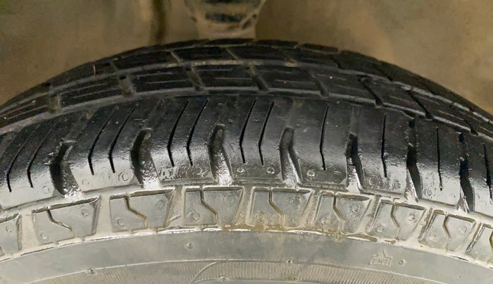 2015 Maruti Alto 800 LXI, Petrol, Manual, 42,602 km, Right Front Tyre Tread
