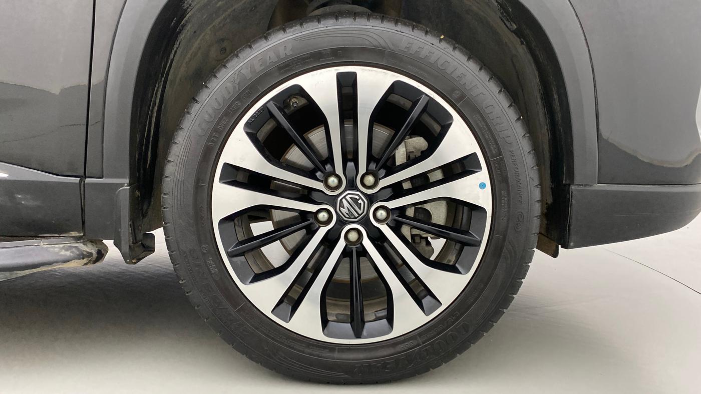 2021 MG HECTOR PLUS SHARP CVT, Petrol, Automatic, 13,555 km, Right Front Wheel