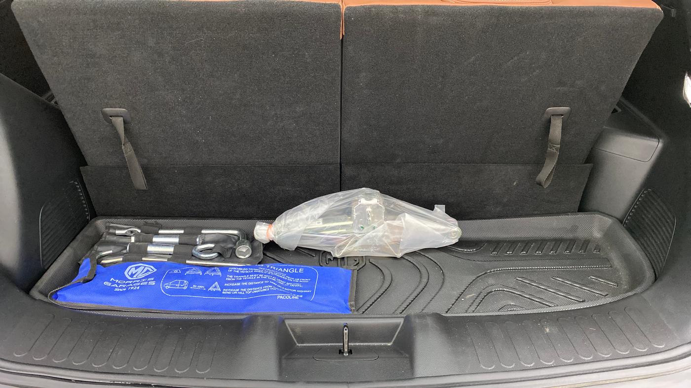 2021 MG HECTOR PLUS SHARP CVT, Petrol, Automatic, 13,555 km, Boot Inside