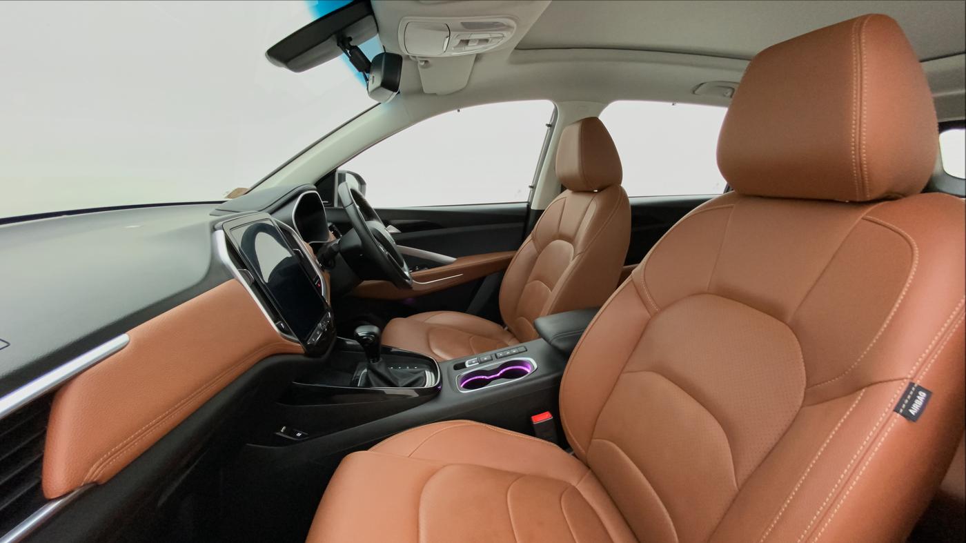 2021 MG HECTOR PLUS SHARP CVT, Petrol, Automatic, 13,555 km, Right Side Front Door Cabin
