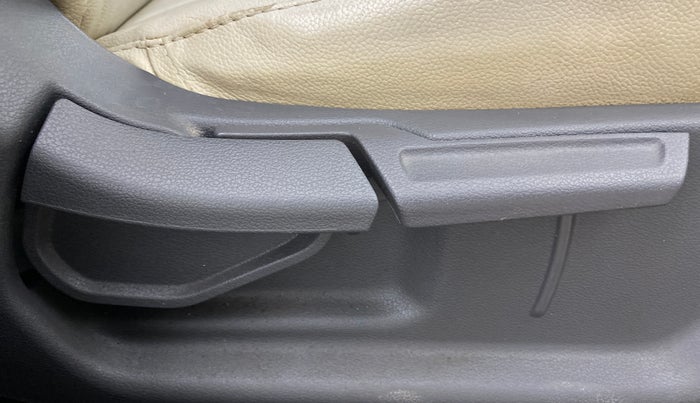 2020 Hyundai GRAND I10 NIOS SPORTZ 1.2 KAPPA VTVT, Petrol, Manual, 33,851 km, Driver Side Adjustment Panel