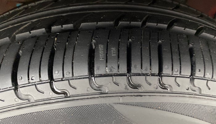 2020 Hyundai GRAND I10 NIOS SPORTZ 1.2 KAPPA VTVT, Petrol, Manual, 33,851 km, Left Rear Tyre Tread
