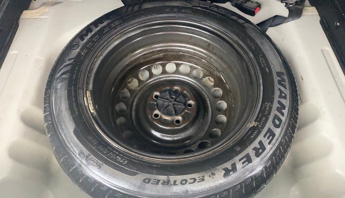 2020 Maruti Vitara Brezza LXI, Petrol, Manual, 41,402 km, Spare Tyre