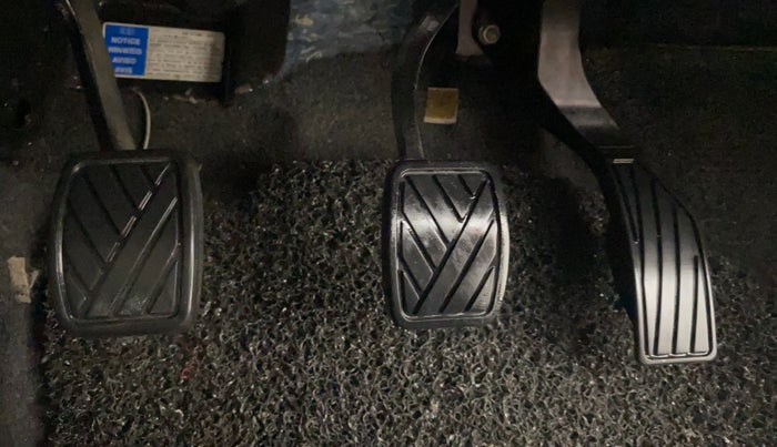 2020 Maruti Vitara Brezza LXI, Petrol, Manual, 41,402 km, Pedals