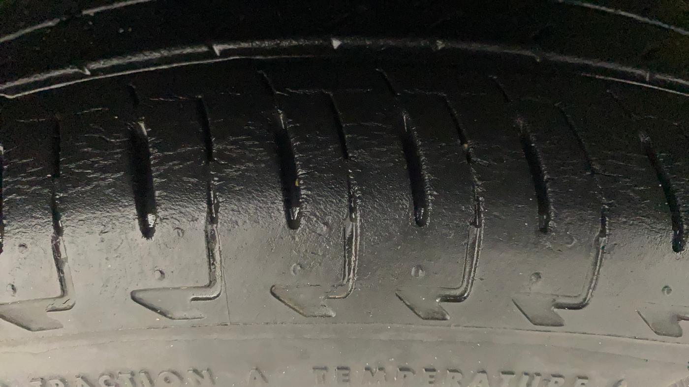 2018 Maruti IGNIS ZETA 1.2 AMT, Petrol, Automatic, 16,416 km, Right Front Tyre Tread