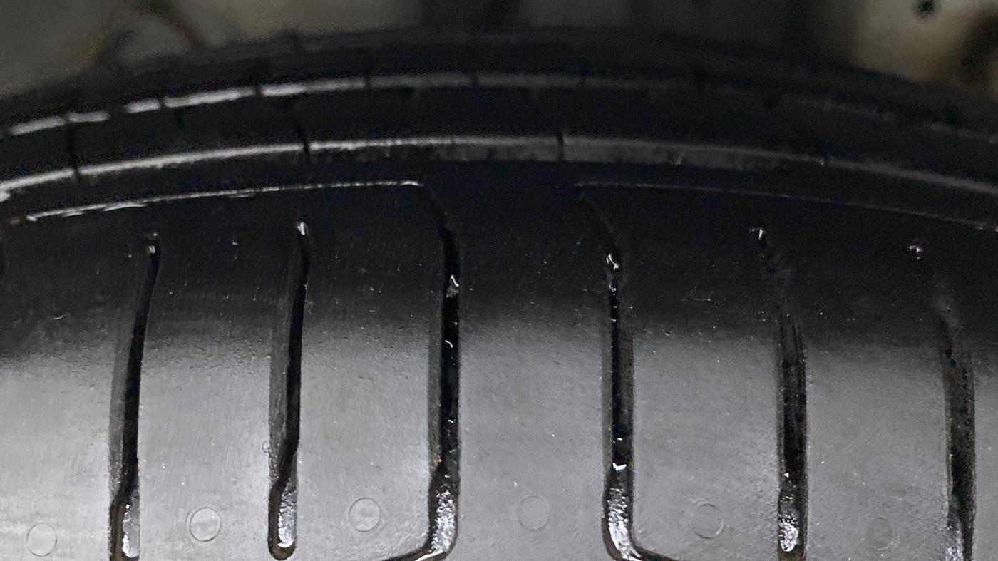 2015 Hyundai Eon MAGNA +, Petrol, Manual, 59,021 km, Right Rear Tyre Tread