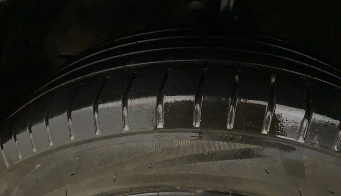 2020 Maruti XL6 ZETA AT, Petrol, Automatic, 85,410 km, Left Front Tyre Tread