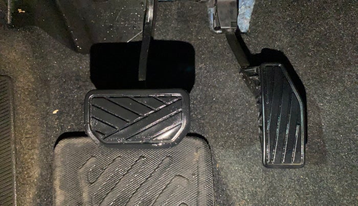 2020 Maruti XL6 ZETA AT, Petrol, Automatic, 85,410 km, Pedals