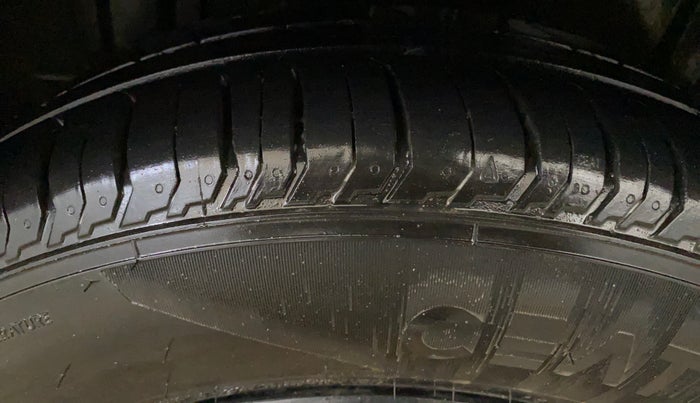 2020 Maruti XL6 ZETA AT, Petrol, Automatic, 85,410 km, Right Rear Tyre Tread