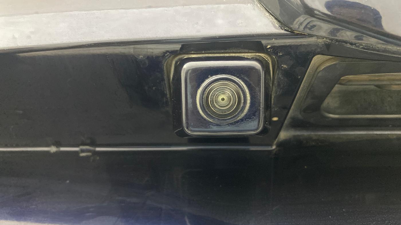 2022 Mahindra XUV700 AX 7 P AT 7 STR, Petrol, Automatic, 78,909 km, Parking Camera