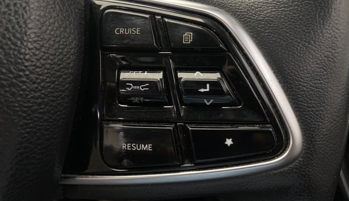 2022 Mahindra XUV700 AX 7 P AT 7 STR, Petrol, Automatic, 78,909 km, Adaptive Cruise Control
