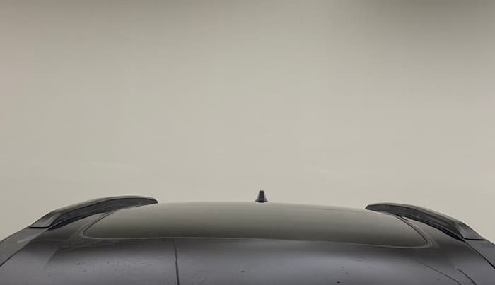 2022 Mahindra XUV700 AX 7 P AT 7 STR, Petrol, Automatic, 78,909 km, Moonroof/ Sunroof