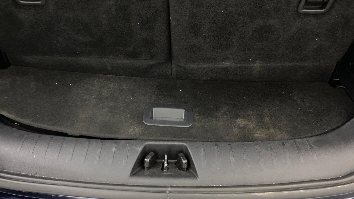 2022 Mahindra XUV700 AX 7 P AT 7 STR, Petrol, Automatic, 78,909 km, Boot Inside