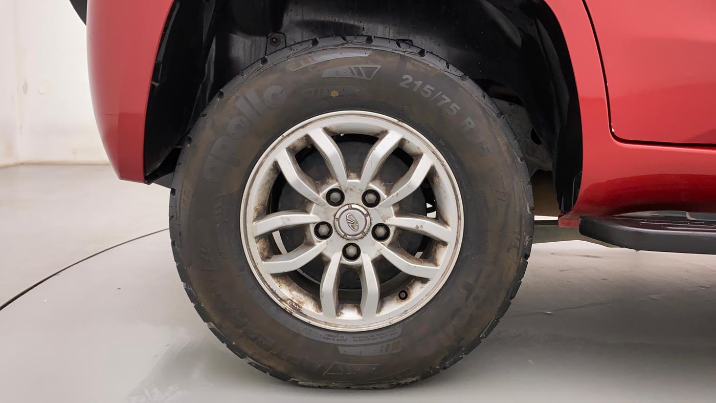 2017 Mahindra TUV300 T8, Diesel, Manual, 75,065 km, Right Rear Wheel