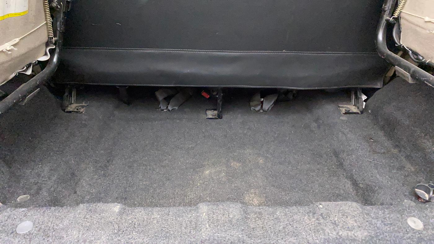 2017 Mahindra TUV300 T8, Diesel, Manual, 75,065 km, Boot Inside