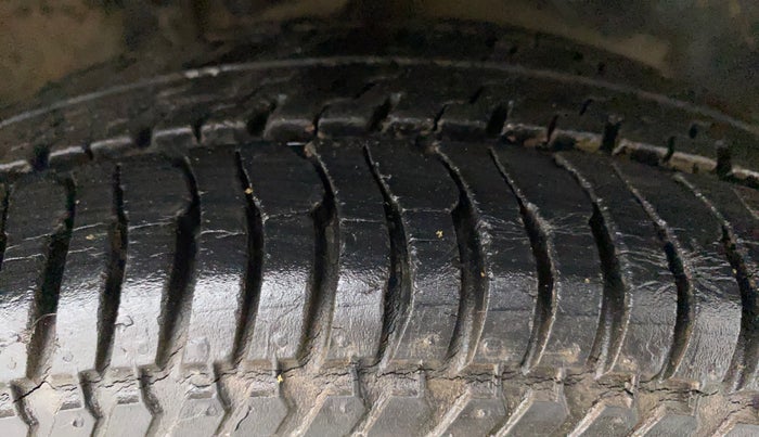 2013 Maruti Alto K10 LXI, Petrol, Manual, 32,789 km, Right Front Tyre Tread