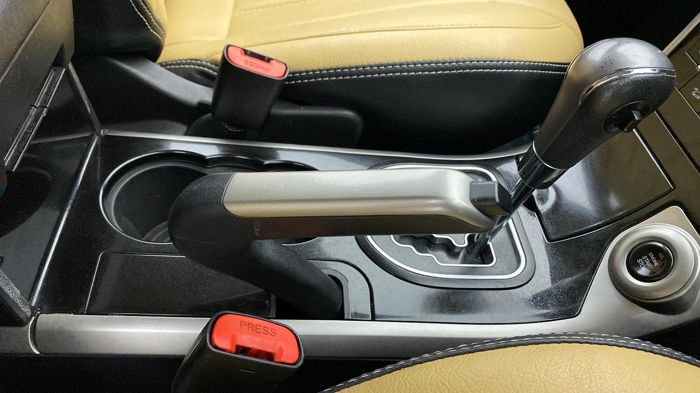 2018 Mahindra XUV500 W9 AT, Diesel, Automatic, 21,861 km, Gear Lever