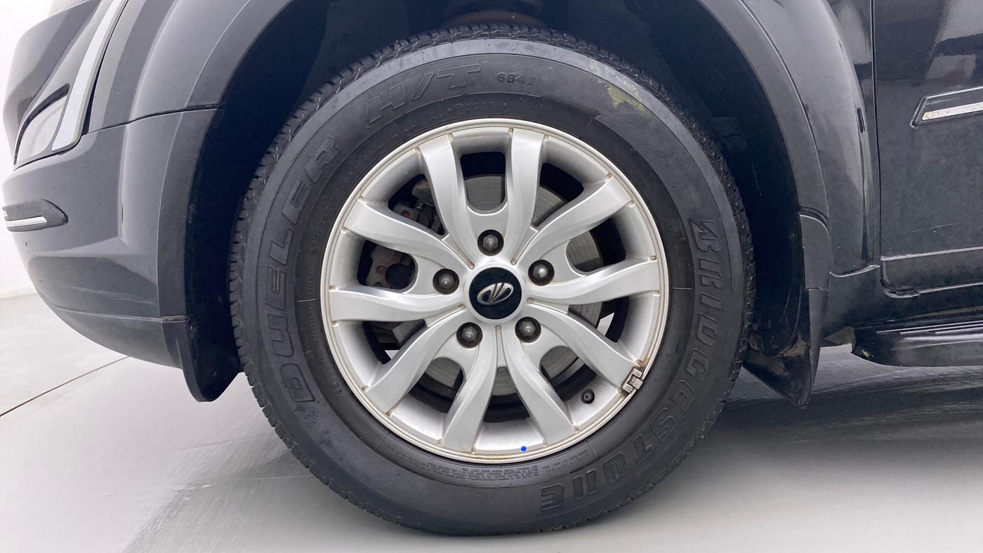 2018 Mahindra XUV500 W9 AT, Diesel, Automatic, 21,861 km, Left Front Wheel
