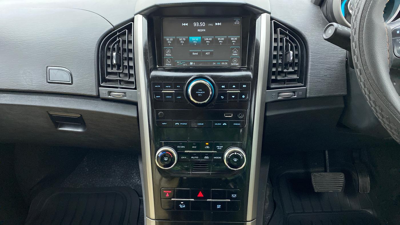 2018 Mahindra XUV500 W9 AT, Diesel, Automatic, 21,861 km, Air Conditioner