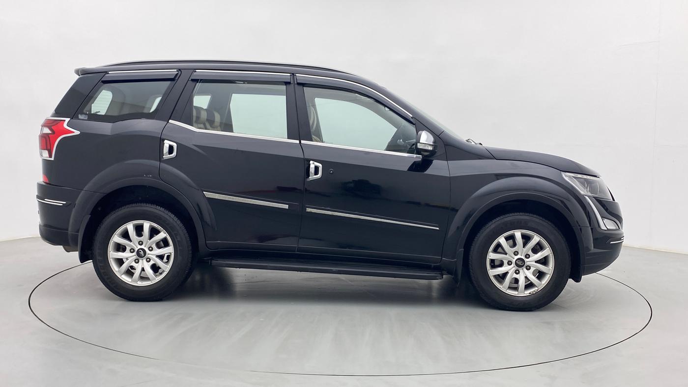2018 Mahindra XUV500 W9 AT, Diesel, Automatic, 21,861 km, Right Side View