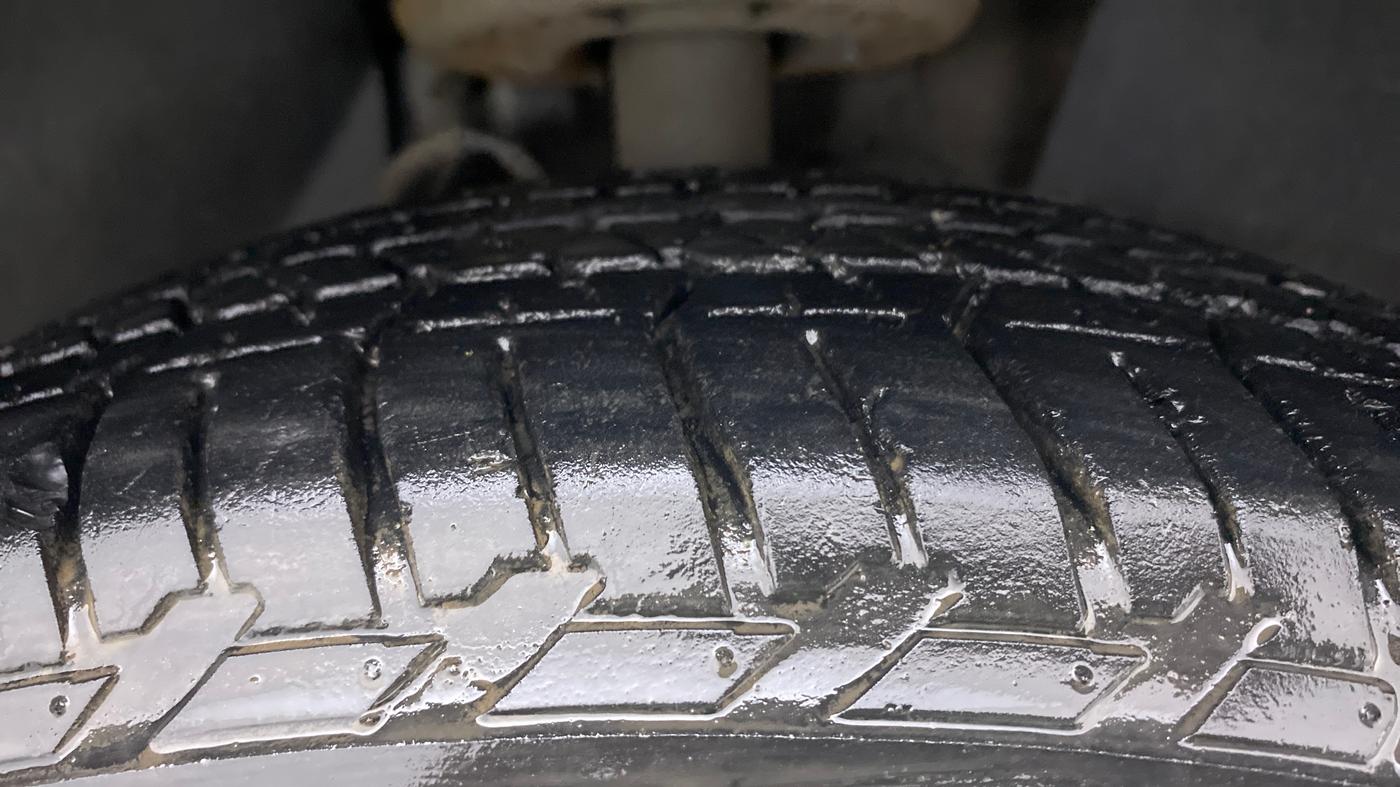 2018 Mahindra XUV500 W9 AT, Diesel, Automatic, 21,861 km, Right Front Tyre Tread
