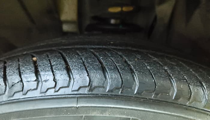 2021 Nissan MAGNITE XV PREMIUM, Petrol, Manual, 25,770 km, Left Front Tyre Tread