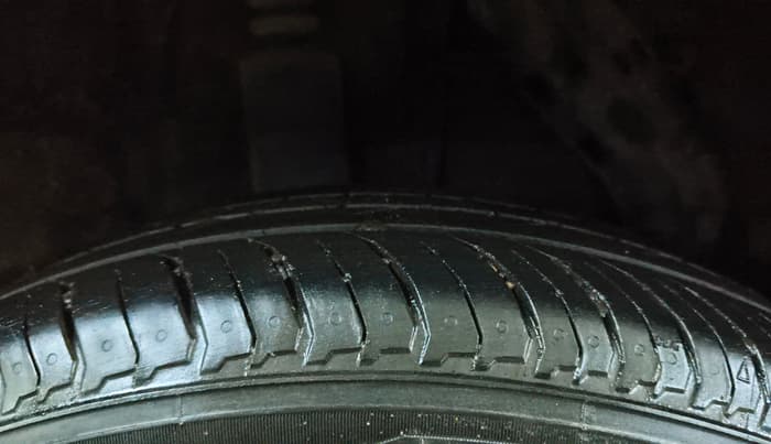 2021 Nissan MAGNITE XV PREMIUM, Petrol, Manual, 25,770 km, Right Rear Tyre Tread
