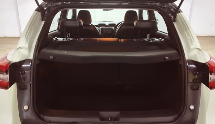 2021 Nissan MAGNITE XV PREMIUM, Petrol, Manual, 25,770 km, Boot Inside