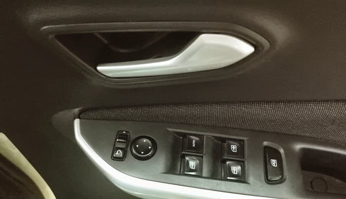 2021 Nissan MAGNITE XV PREMIUM, Petrol, Manual, 25,770 km, Driver Side Door Panels Control