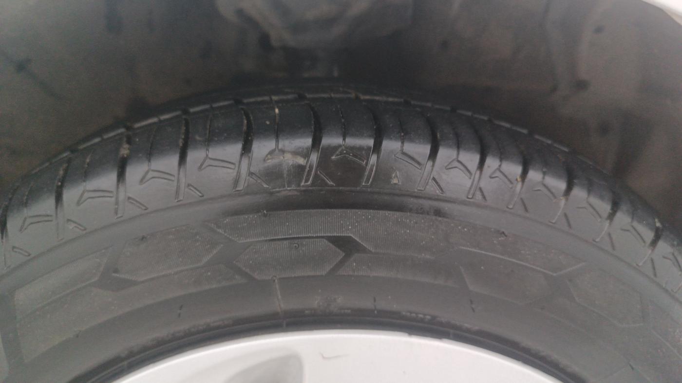 2015 Maruti Celerio ZXI AMT, Petrol, Automatic, 58,297 km, Right Front Tyre Tread