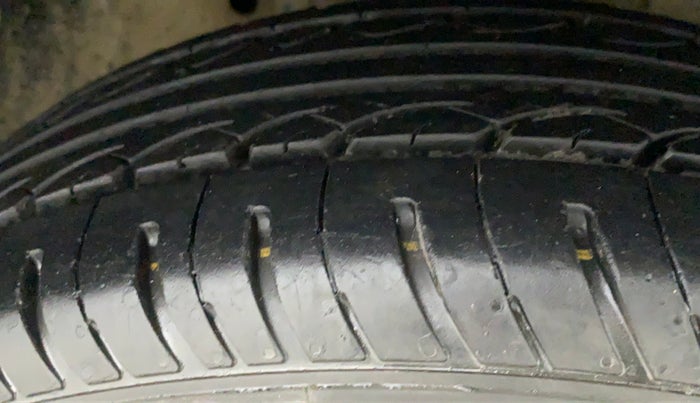 2014 Honda City S MT PETROL, Petrol, Manual, 89,117 km, Right Front Tyre Tread