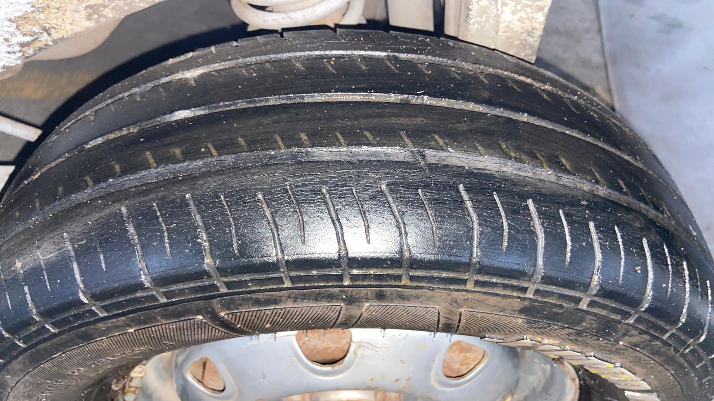 2018 Maruti Eeco 5 STR WITH A/C+HTR, CNG, Manual, 84,053 km, Left Rear Tyre Tread