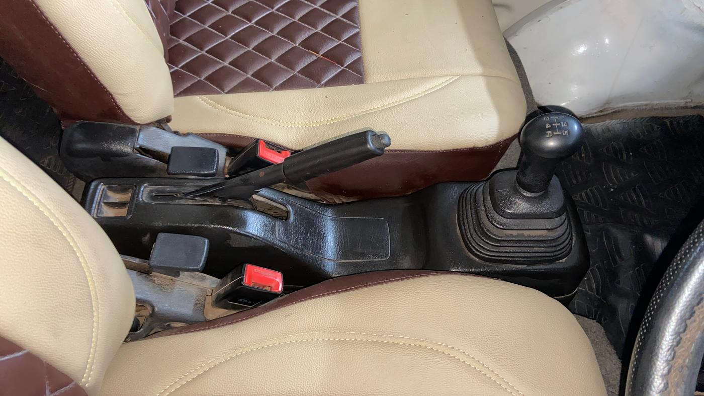 2018 Maruti Eeco 5 STR WITH A/C+HTR, CNG, Manual, 84,053 km, Gear Lever