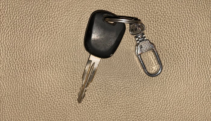 2018 Maruti Eeco 5 STR WITH A/C+HTR, CNG, Manual, 84,069 km, Key Close Up