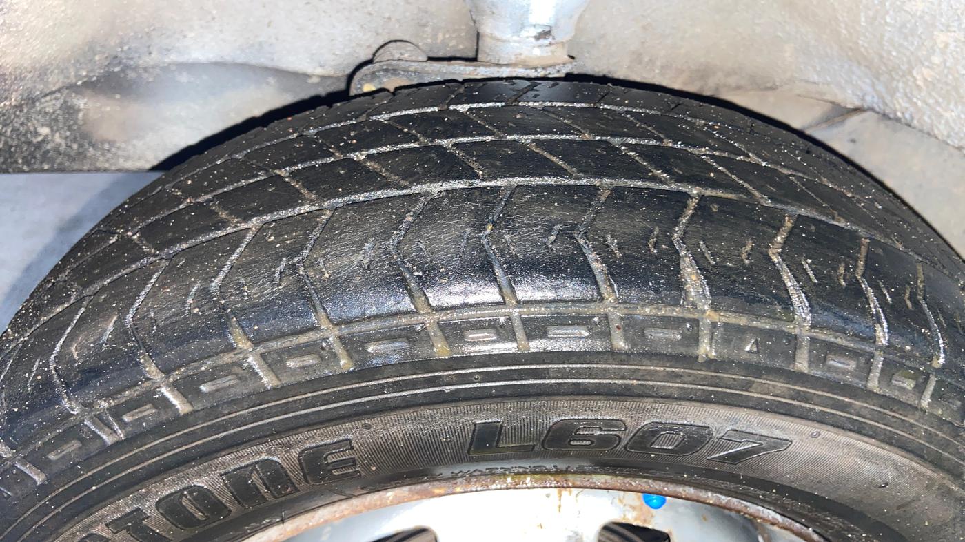 2018 Maruti Eeco 5 STR WITH A/C+HTR, CNG, Manual, 84,053 km, Left Front Tyre Tread